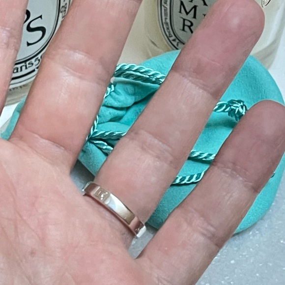 Tiffany & Co. Atlas Band Ring in Sterling Silver size 5 NEW $399 - Picture 13 of 17